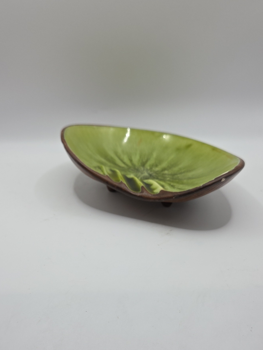 Treasure Craft Q963 Green Ceramic Leaf Ashtray